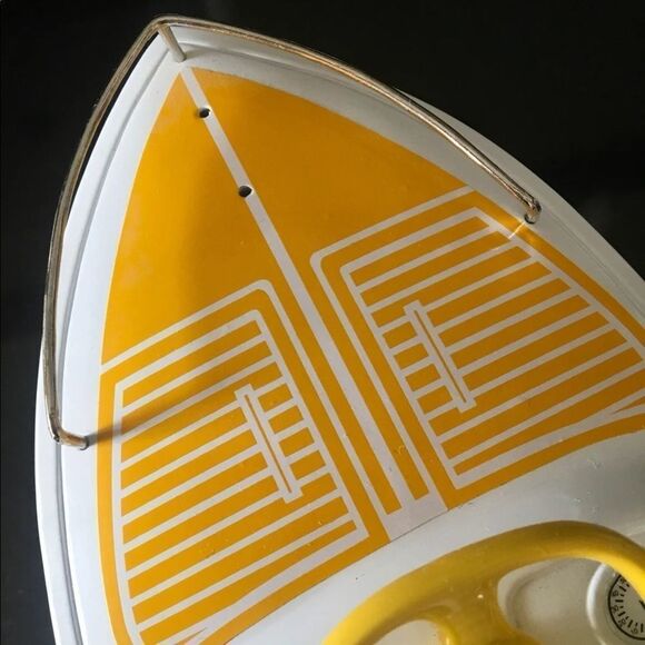 Diecast Metal Motorboat Pedalcar - Picture 4 of 9